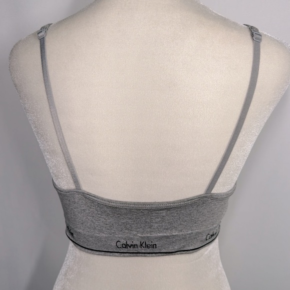 ❤️3/$30 Calvin Klein Gray Bra with Adjustable Straps - Picture 4 of 7